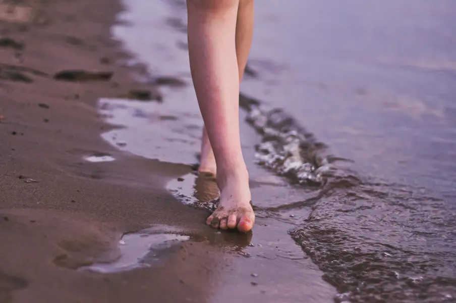 left foot itches spiritual meaning